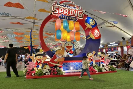 Hujan Deras Tak Halangi Antusiasme Ribuan Pengunjung di Doraemon Spring Festival Pakuwon City Mall Foto BeritaJatim.com