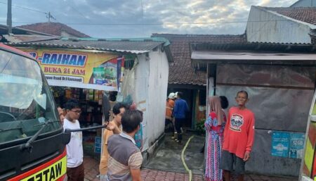 Bangun Subuh, Rumah Milik Warga Bondowoso Terbakar Foto BeritaJatim.com