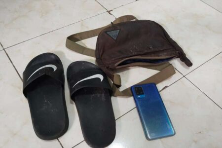 Rumah Warga Surabaya Dibobol, Malingnya Tinggalkan Handphone di Lokasi Foto BeritaJatim.com