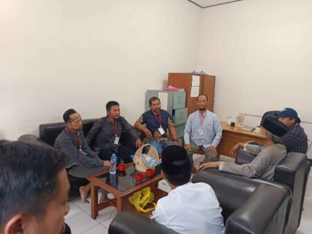 Bagian Deradikalisasi, Lapas Lamongan Fasilitasi Kunjungan Keluarga bagi Napiter Foto BeritaJatim.com