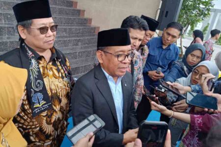 Menko PMK: Literasi Digital dan Pemanfaatan AI Harus Diimbangi dengan Bijak Foto BeritaJatim.com