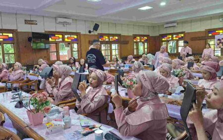 Beauty Class Muslimah STIE Malangkucecwara Gandeng Banyak Sponsor dan Sasar Pelajar Foto BeritaJatim.com