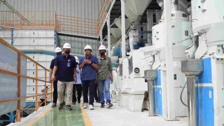 Perum BULOG Kanwil Jatim Catat Serapan Beras Lebih dari 500 Ribu Ton, Kontributor Tertinggi Nasional Foto BeritaJatim.com