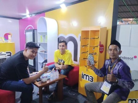 Indosat Siapkan Ribuan Jemaah Haji Jatim & Jateng Terhubung ke Tanah Air dengan Paket Roaming Spesial Foto BeritaJatim.com