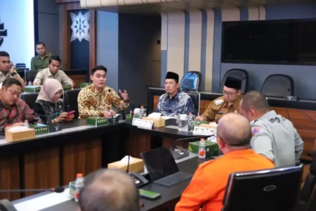 Komisi E dan BPBD Jatim Bahas Percepatan Pembukaan Jalan Cangar-Pacet Foto BeritaJatim.com