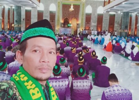 Pemberangkatan CJH Pamekasan, Akses Menuju Arek Lancor Tutup Total Foto BeritaJatim.com