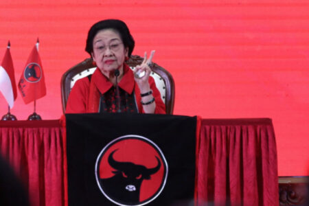 Megawati Akui PDIP Babak Belur Foto BeritaJatim.com