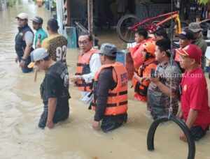 Banjir Melanda 9 Desa di Pamekasan: Ribuan Warga Terdampak, Fasilitas Umum Terendam Foto BeritaJatim.com