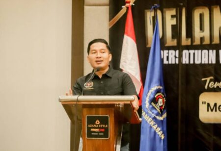 Wartawan Harus Netral, Jangan Takut Tekanan! Ketua PWI Pamekasan Tegaskan Etika Nomor Satu Foto BeritaJatim.com