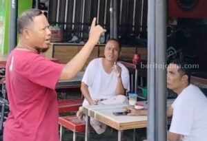 Sentra PKL Eks PJKA Pamekasan Dibuka Lagi, Pedagang Protes Ada ‘Tebang Pilih’ Foto BeritaJatim.com