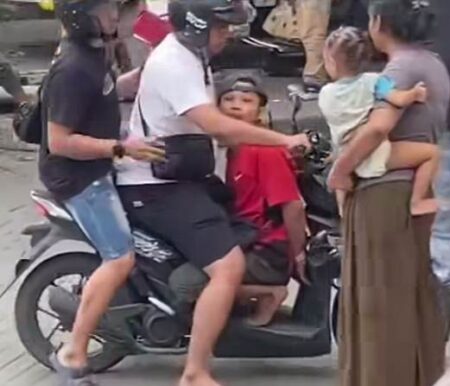 Hendak Kabur, Polisi Gresik Ringkus Pelaku Penganiayaan di Terminal Bunder Foto BeritaJatim.com
