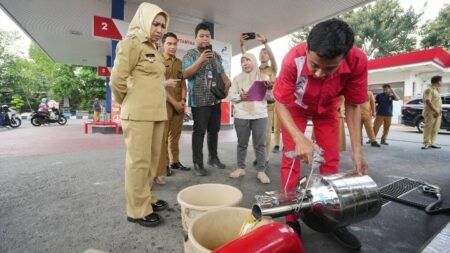 Jaga Hak Konsumen, Pemkot Mojokerto Gelar Tera Ulang di SPBU dan Toko Emas Foto BeritaJatim.com