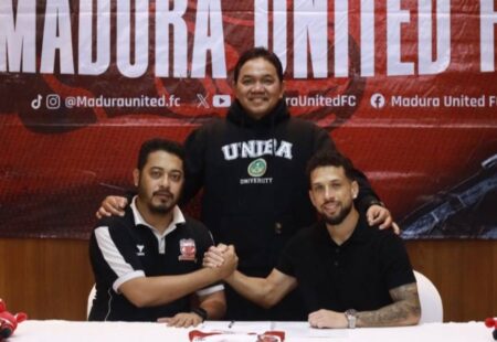 Iran Junior Susul Pedro Monteiro Bertahan Bersama Madura United Foto BeritaJatim.com