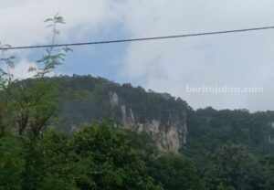 Jalur Pendakian Tebing Mahawaru Pamekasan Ditutup Sementara, Ada Apa? Foto BeritaJatim.com