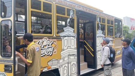 Bus Simasganteng Rute Tuban–Bojonegoro Disambut Antusias, Pelayanan Gratis dan Nyaman Jadi Andalan Foto BeritaJatim.com