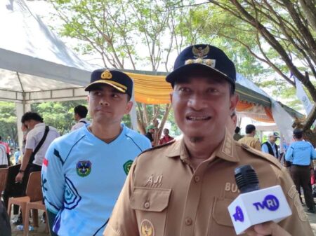 Luluk Diana Raih Emas di Kejuaraan Dunia Angkat Besi, Bupati Pacitan Siapkan Penyambutan Foto BeritaJatim.com