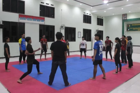 Karate Kediri Bidik Juara Umum di Porprov Jatim 2025 Foto BeritaJatim.com