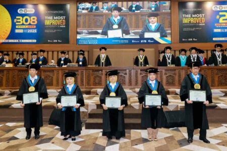Unair Kukuhkan 5 Guru Besar FST, Dorong Riset Biodiversitas dan Inovasi Kesehatan Foto BeritaJatim.com