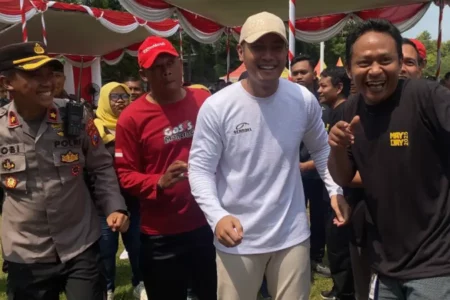 Bupati Tuban Mas Lindra Sambut Peringatan May Day 2025 Penuh Suka Cita Foto BeritaJatim.com
