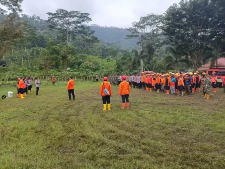Pencarian Hari Ketiga Longsor Trenggalek, 150 Petugas Gabungan Dikerahkan Foto BeritaJatim.com