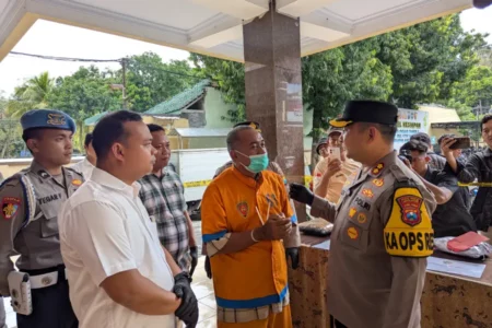 Ngaku Anggota LSM, Pria di Lumajang Coba Takuti Tetangga Usai Curi Kelapa Foto BeritaJatim.com
