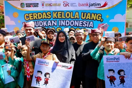 OJK Jember Luncurkan Bulan Literasi Keuangan Pelajar, Dimulai dari Banyuwangi Foto BeritaJatim.com
