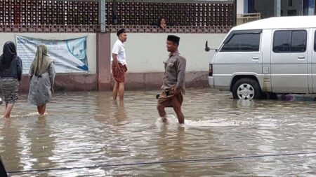 Banjir Sumenep Meluas, Anggota DPRD Duga Akibat Maraknya Galian C Foto BeritaJatim.com