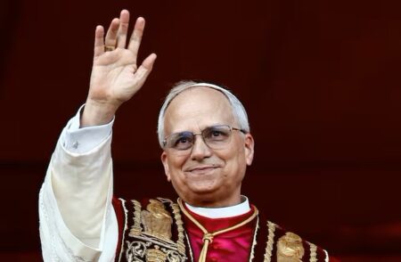Paus Leo XIV: Pemain Tenis dan Penggemar Setia AS Roma Foto BeritaJatim.com