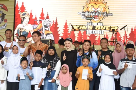 Semangat Persaudaraan, Anniversary RX King SKOK Ketiga Warnai Tirtayasa Park Kediri Foto BeritaJatim.com