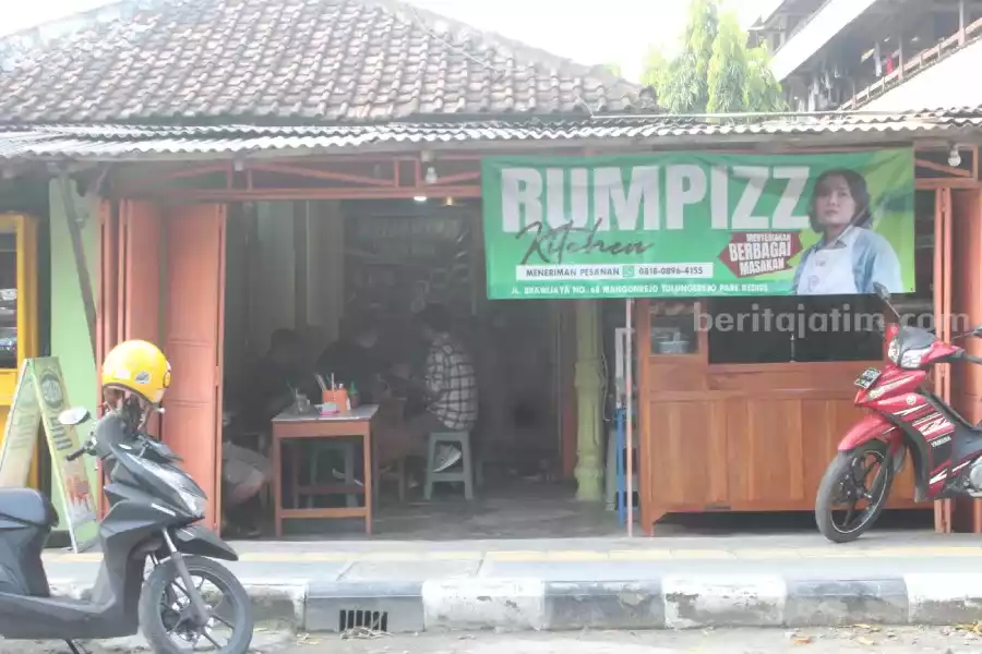 Pulang dari MasterChef, Bude Wiji Buka Warung Lagi di Kampung Inggris Pare Kediri Foto BeritaJatim.com