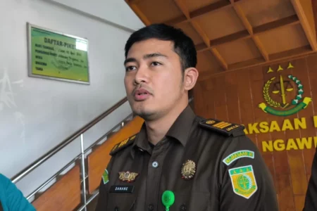 Dugaan Gratifikasi PT GFT, Anggota DPRD Ngawi Penuhi Panggilan Kejari Foto BeritaJatim.com