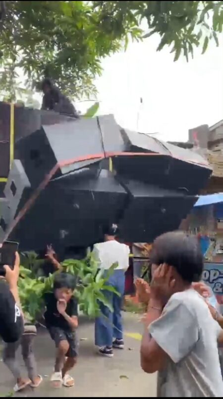 Pawai Imtihan Madrasah, Remaja di Bondowoso Tertimpa Sound Horeg Foto BeritaJatim.com