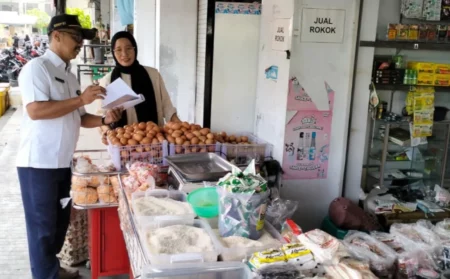 Harga Sembako di Kota Kediri Stabil, DKPP Lakukan Monitoring Harian di Pasar Setono Betek Foto BeritaJatim.com