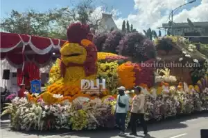 Meriahnya Surabaya Vaganza Dalam Nuansa Dongeng Rakyat Foto BeritaJatim.com