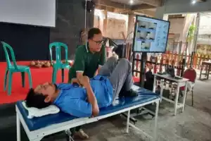 Workshop Home Care YBLK Sidoarjo: Teknik Fisioterapi untuk Lansia Foto BeritaJatim.com