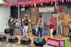 The Joo’s Guncang Wasik Senja Surabaya dengan Lagu “Yajuj Majuj” Foto BeritaJatim.com