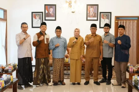 Mbak Wali Terima Kunjungan Para Kiai, Diskusikan Gerakan Nasional Ayo Mondok Foto BeritaJatim.com
