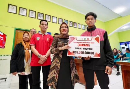 Mas Dhito Beri Beasiswa Puluhan Atlet, Salah Satunya Sudah Tembus Asia Foto BeritaJatim.com
