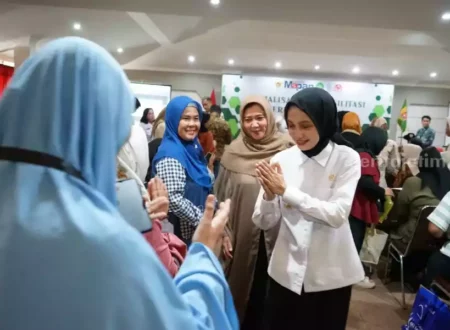 Buka Sosialisasi dan Fasilitasi Sertifikasi Halal, Mbak Wali Ungkap Pentingnya untuk Pelaku Usaha Foto BeritaJatim.com