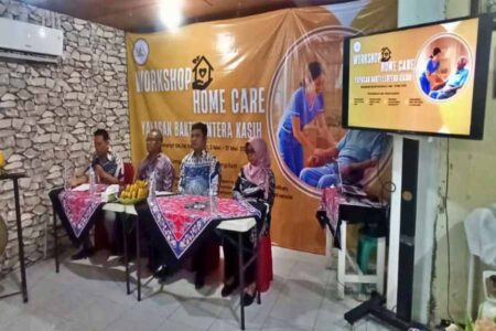 Pelatihan Merawat Lansia: Inisiatif Kemanusiaan dari YBLK Sidoarjo Foto BeritaJatim.com