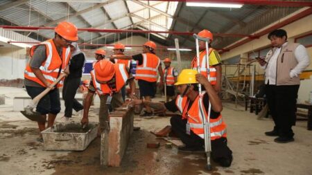 Ciptakan Akses Pekerjaan, Puluhan Disabilitas Banyuwangi Dapatkan Latihan Pertukangan Foto BeritaJatim.com