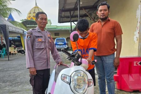 Gagal Curi Motor, Bandit Surabaya Utara Dihajar Massa di Kedinding Lor Foto BeritaJatim.com