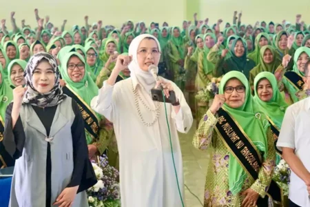 Visi Indonesia Emas 2045, DPR RI dan BGN Terus Sosialisasikan Program MBG Foto BeritaJatim.com