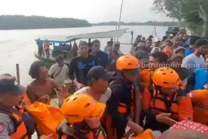 Wanita Hamil Tenggelam di Sungai Marparan Ditemukan Meninggal Foto BeritaJatim.com
