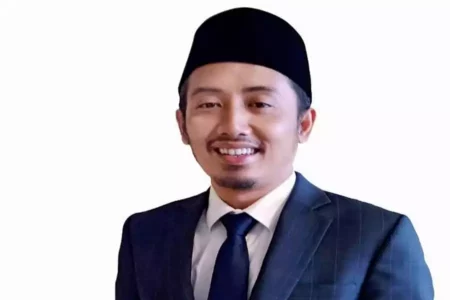 Tuding Ijazah Jokowi Palsu, Gus Ubaid: Mereka Pembuat Gaduh, Segera Minta Maaf! Foto BeritaJatim.com