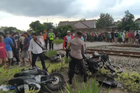 Ini Kronologi Kecelakaan KA Maut di Magetan, 7 Kendaraan Tertabrak dan 4 Meninggal Foto BeritaJatim.com