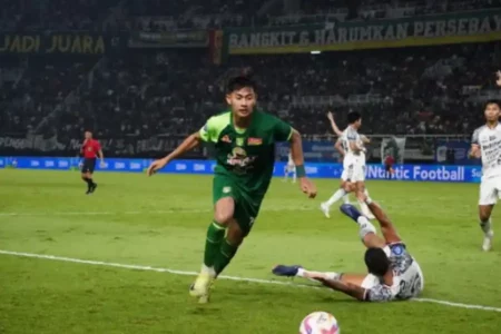 Malik Risaldi Terpilih Perkuat Tim ASEAN All Star Hadapi Manchester United di Kuala Lumpur Foto BeritaJatim.com