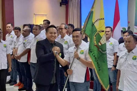 Resmi Dilantik, Wabup Lamongan Dirham Akbar Siap Antar PBSI Lamongan Raih Emas di Porprov Jatim 2026 Foto BeritaJatim.com