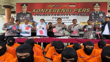 Operasi Pekat Semeru II 2025 Banyuwangi: Ungkap 25 Kasus dan Amankan 37 Tersangka Foto BeritaJatim.com