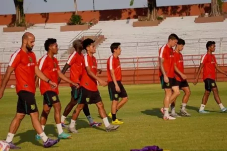 Paul Munster Tak Anggap Enteng Persik Kediri yang Terpuruk di Klasemen Foto BeritaJatim.com